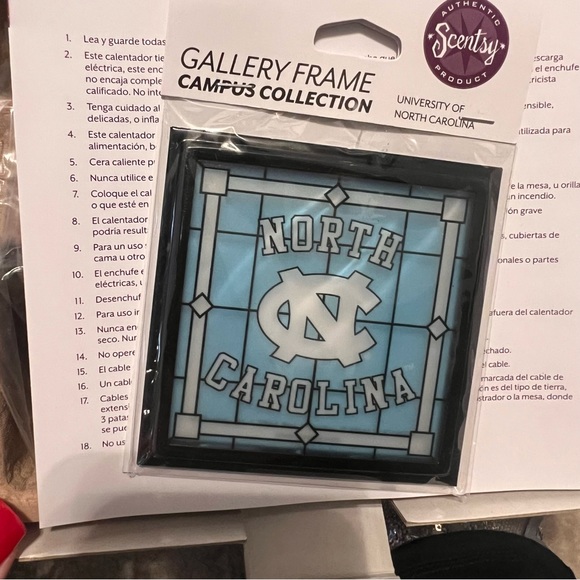 SCENTSY Gallery Ebony Cube w/ University of NC Window - Picture 3 of 5